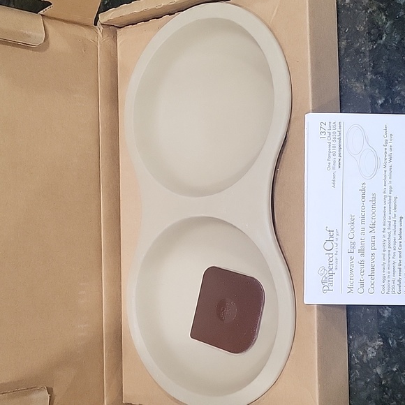 Pampered Chef Kitchen Pampered Chef Stoneware Microwave Egg Cooker
